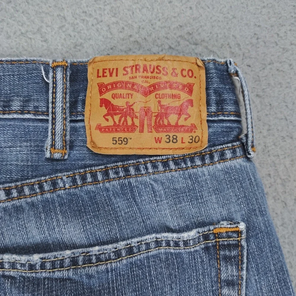 Levi's Jeans Mens 38x30 Blue Denim 559 Medium Wash Red Tab Straight Leg Mid Rise